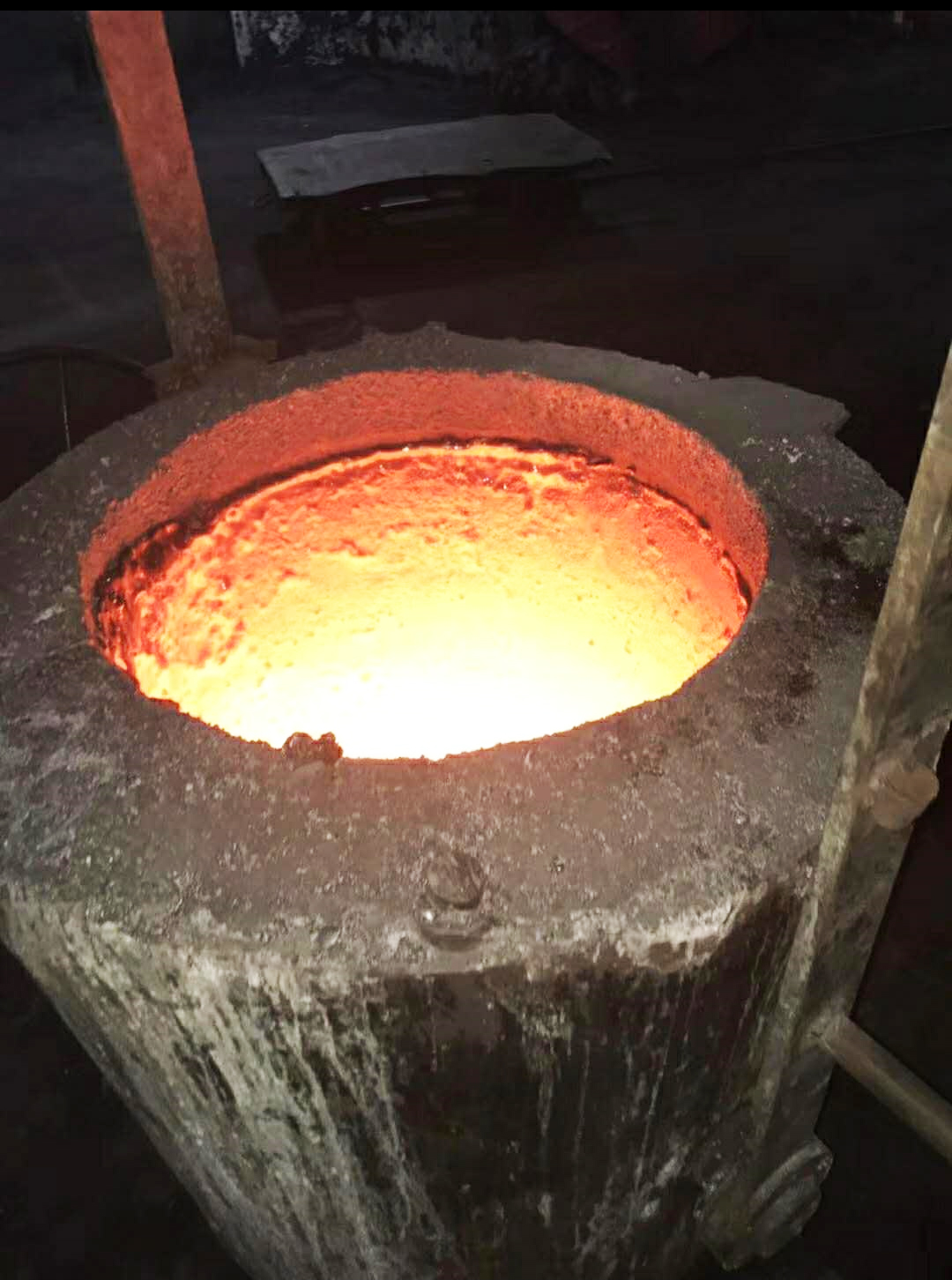 可塑捣打料(客户使用现场图)